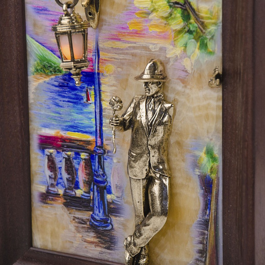 Бронзовая картина "Парень с розой. Набережная. Парусники" с подсветкой