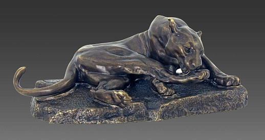 Бронзовая композиция «Львица» купить с доставкой Бронзовая композиция «Львица»