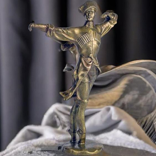 Бронзовая композиция "Лезгинка"