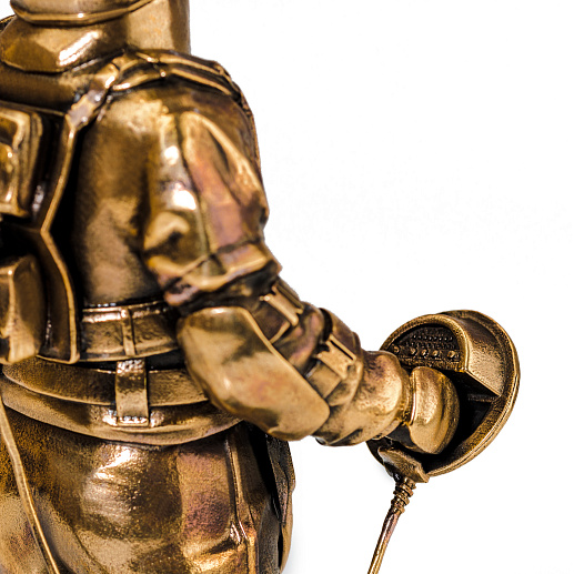 Бронзовая статуэтка "Сапер"