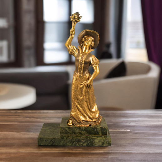 Бронзовая статуэтка "Вдохновение" ( с букетом)