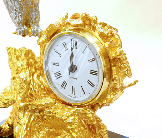 Бронзовые настольные часы