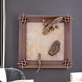 Бронзовая картина "Ящерица с камнем" из оникса