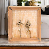 Бронзовая ключница настенная "Скрипачка и саксофонист"