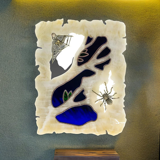 Бронзовая картина на ониксе "Паук" новая