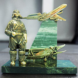 Бронзовый сувенир " Связь времен"