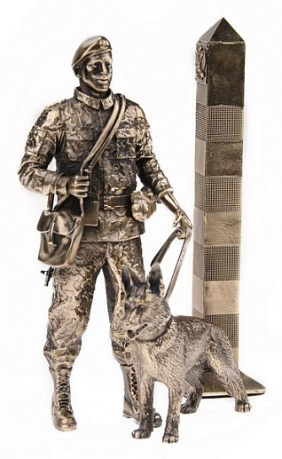 Бронзовая статуэтка «Пограничник»