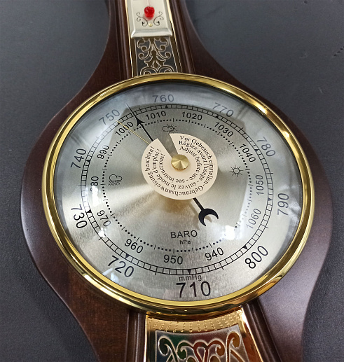 Метеостанция (барометр)