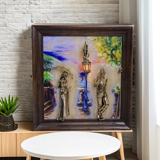 Бронзовая ключница настенная "Пара. Набережная" с подсветкой