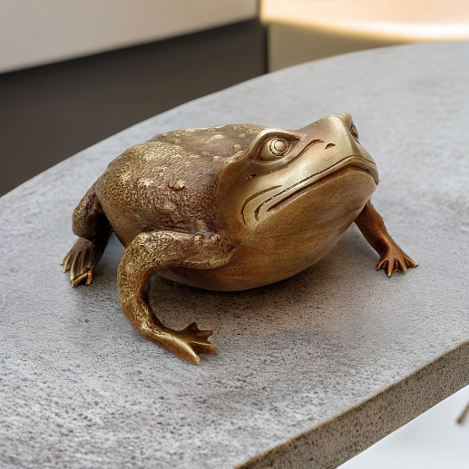 Бронзовая скульптура «Жаба»