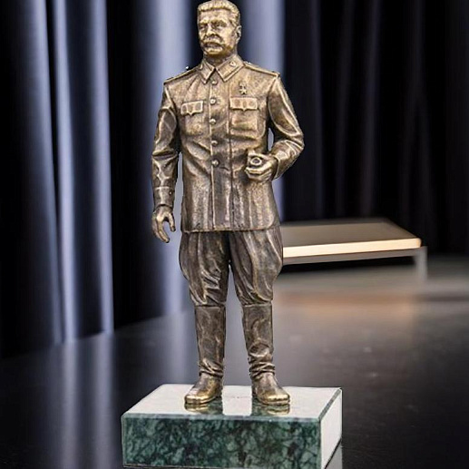 Бронзовая статуэтка "И.В. Сталин " на подставке