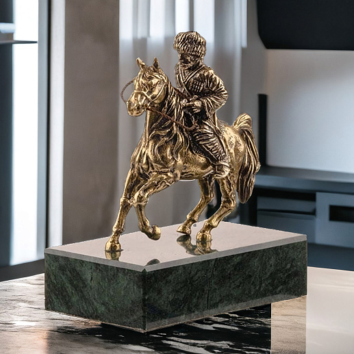 Бронзовая статуэтка «Наездник»