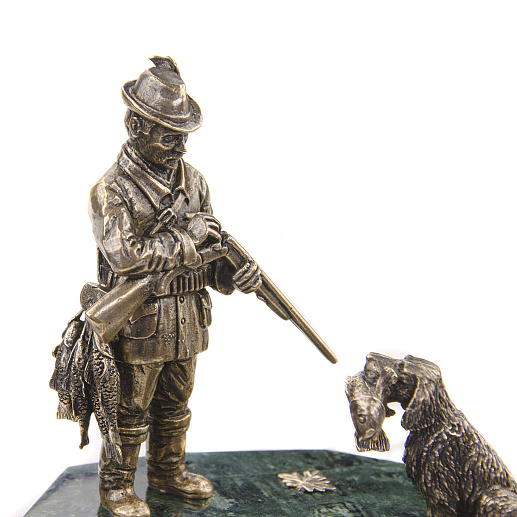 Бронзовая композиция-шарж "Охотник"