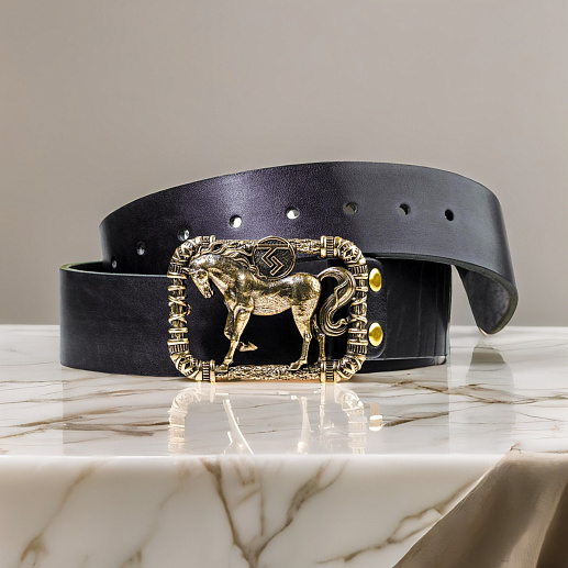 Ремень кожаный с пряжкой "Чертог коня"