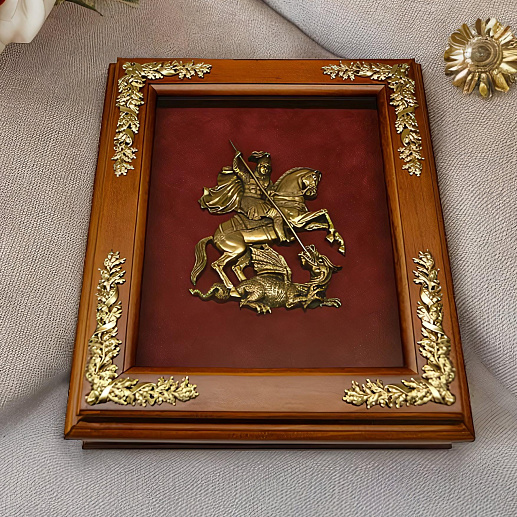 Деревянная ключница с гербом Москвы настенная