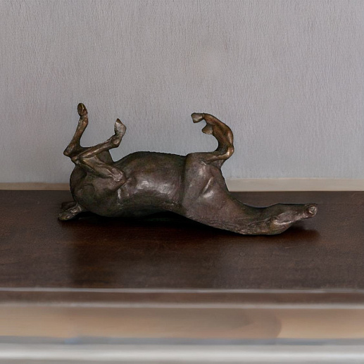 Бронзовая композиция "Валяющийся жеребец" купить с доставкой Бронзовая композиция "Валяющийся жеребец"