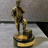 Бронзовая статуэтка Предприниматель