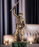 Бронзовая статуэтка «Солдат ВОВ»