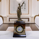 Настольные часы из агата переливт