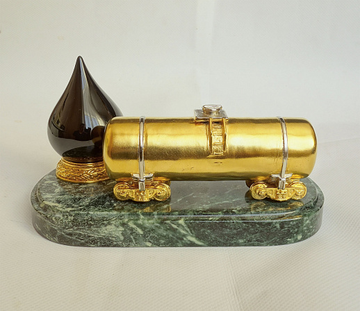 Часы "Капля нефти и цистерна"