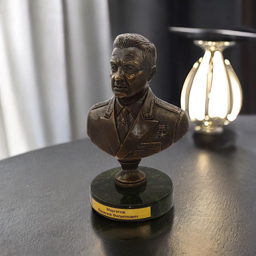 Бронзовый бюст "Маргелов В.Ф.(Командующий ВДВ)"