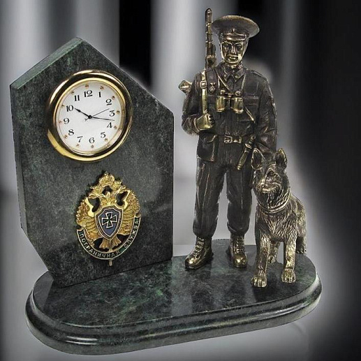 Сувенир настольные часы купить с доставкой Сувенир настольные часы