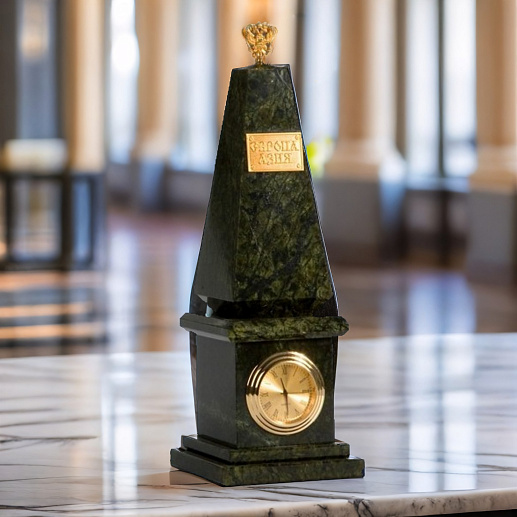 Сувенир «Памятная стела «Европа – Азия» с часами