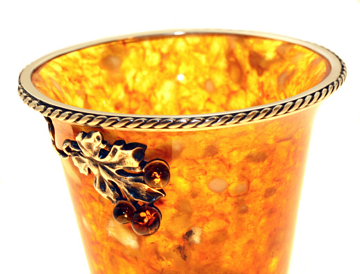 Стопка для водки из камня (янтарь)