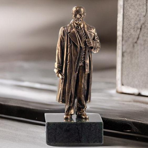 Бронзовая статуэтка "В.И. Ленин" на подставке