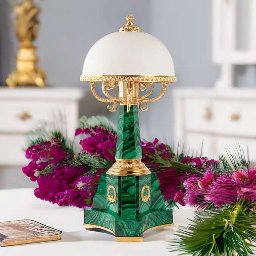 Настольная лампа из малахита малая купить с доставкой Настольная лампа из малахита малая