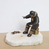 Бронзовая статуэтка "Рыбак зимний"