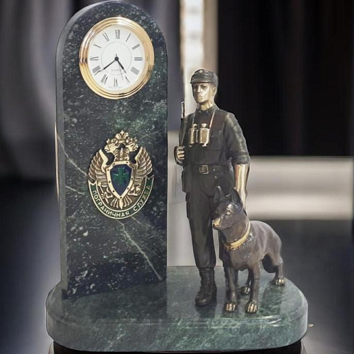 Часы подарочные настольные