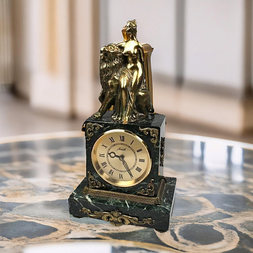 Сувенир настольные часы купить с доставкой Сувенир настольные часы