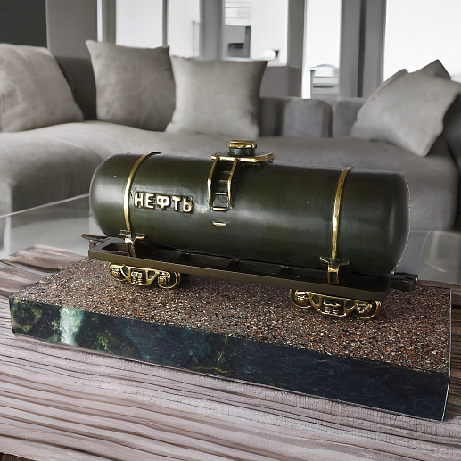 Бронзовый сувенир "Цистерна"