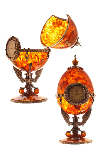 Винтажные настольные часы из янтаря