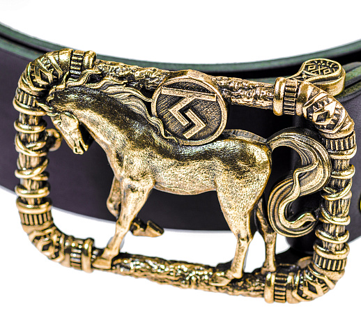 Ремень кожаный с пряжкой "Чертог коня"