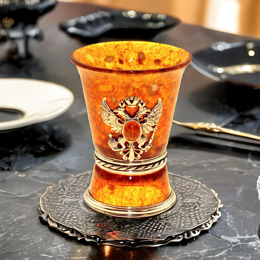 Стопка для водки из камня (янтарь)