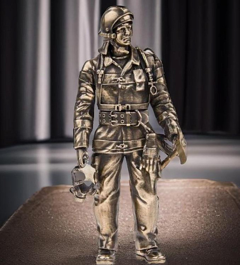 Бронзовая статуэтка "Пожарный МЧС"