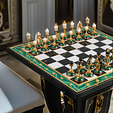 Коллекционные шахматы из малахита