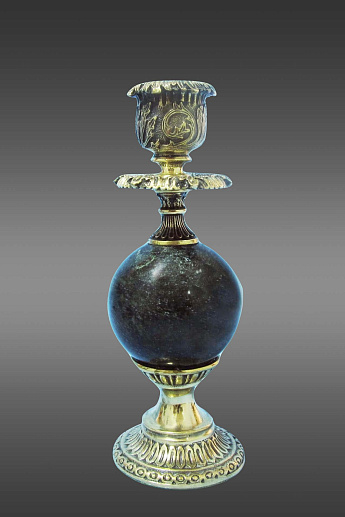 Красивый подсвечник