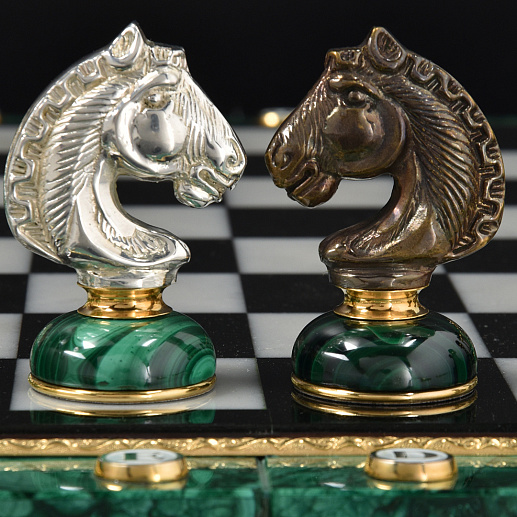 Каменные шахматы