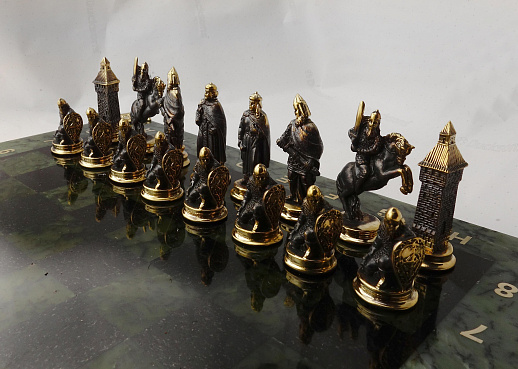 Каменные шахматы