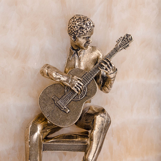 Бронзовая картина "Гитарист"