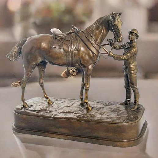 Кабинетная композиция "Скаковая лошадь" купить с доставкой Кабинетная композиция "Скаковая лошадь"