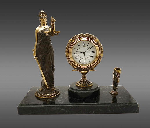 Часы подарочные настольные