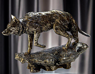 Бронзовая статуэтка "Волк идущий"