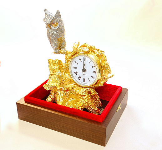 Бронзовые настольные часы