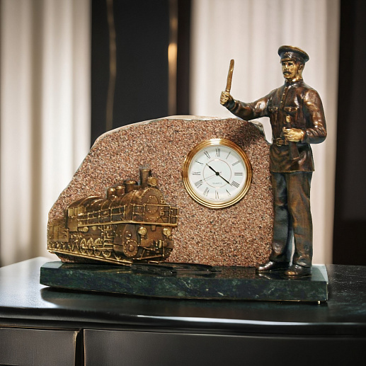 Часы подарочные настольные