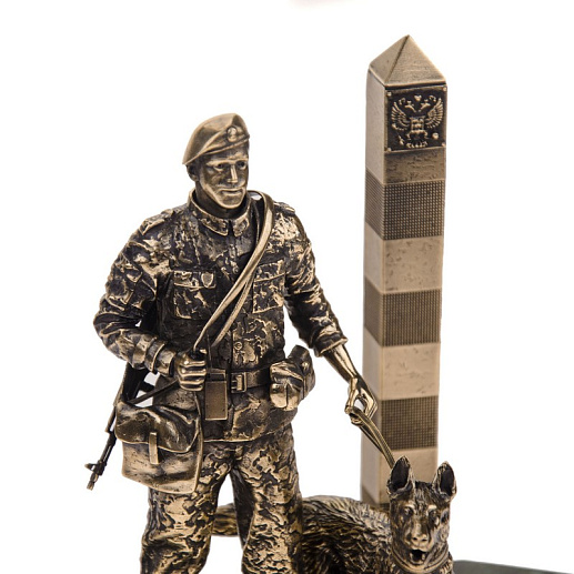 Бронзовая статуэтка «Пограничник»