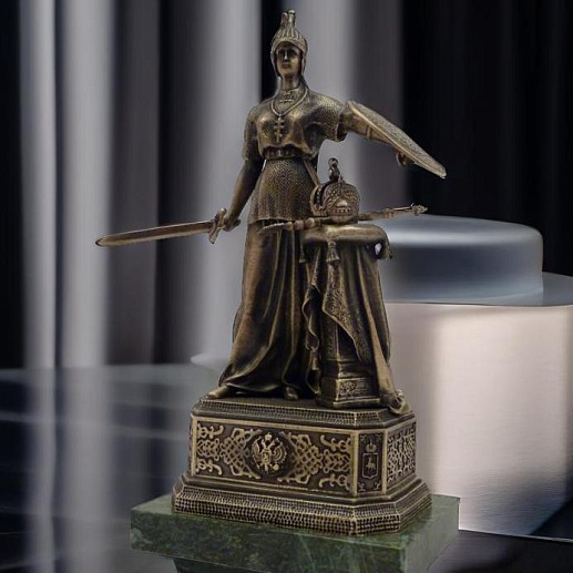 Бронзовая копия скульптуры «Великая Россия»